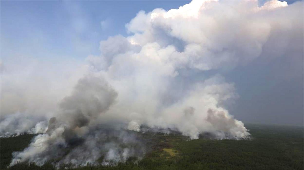 Imagen tomada por el Servicio de Aviación forestal muestra incendios en la región de Krasnoyarsk, en Rusia