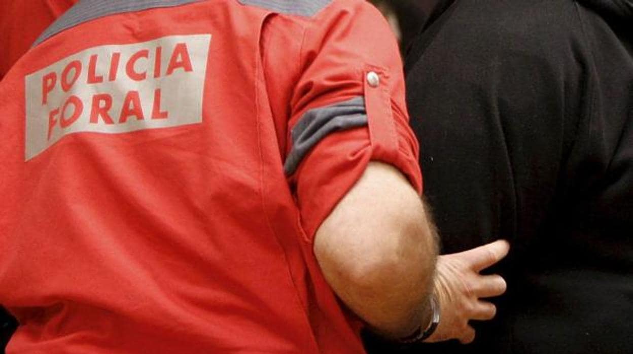 Detenidos cuatro menas por abusar de chicas menores de edad en Pamplona