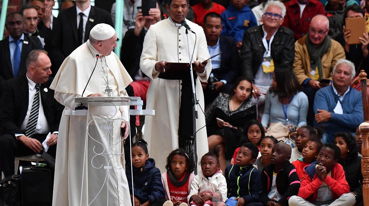 Papa Francisco, durante su visita en Akamasoa, Madagascar