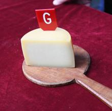 El medio queso de 9.000 euros de un joven pastor de Navarra