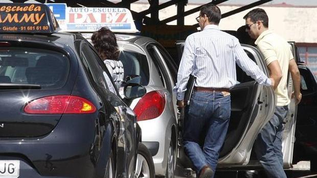 Los aspirantes a conductores ya pueden utilizar sistemas de ayuda a la conducción en el examen