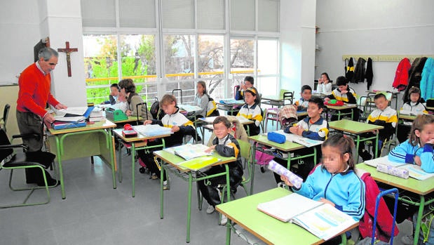 Extremadura adoctrinará en los colegios sobre el «pacto de silencio» de la Transición