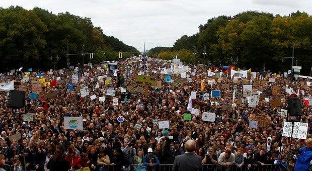 Cientos de miles de jóvenes exigen en la calle acciones urgentes contra el cambio climático