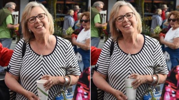 El Partido Verde de Canadá manipula una foto de su líder con un vaso de plástico de un solo uso