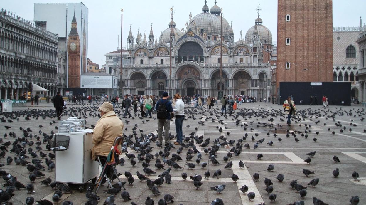 Una tienda de recuerdos en el centro histórico de Venecia