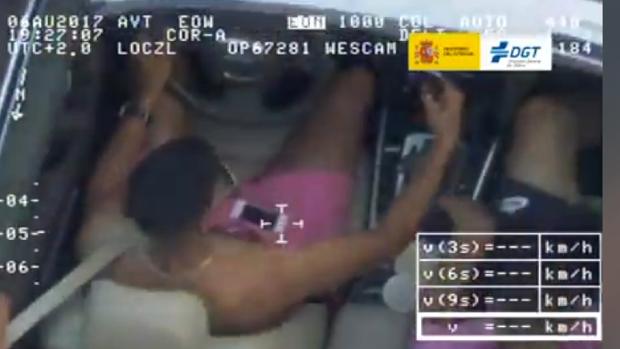 Dos millones de españoles se sacan selfis mientras conducen