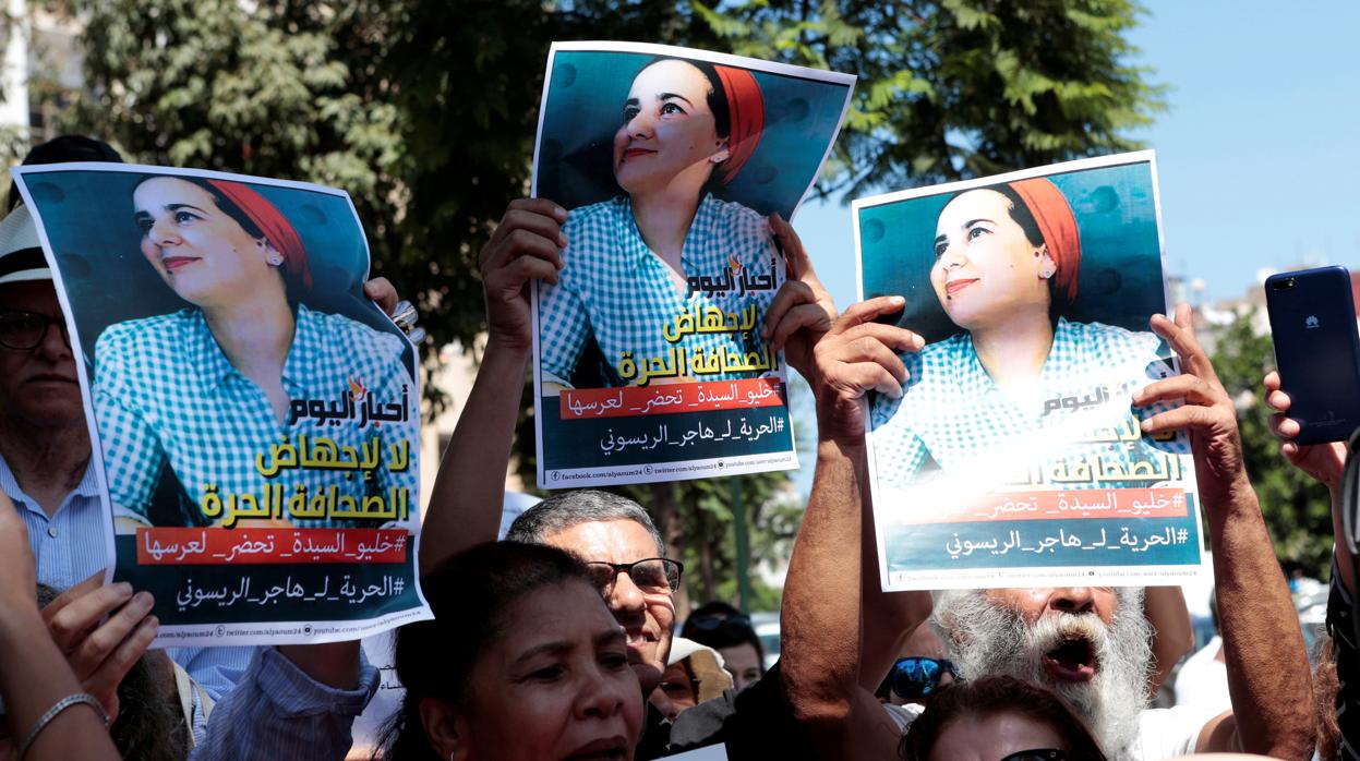 Concentración para pedir la libertad de la periodista marroquí