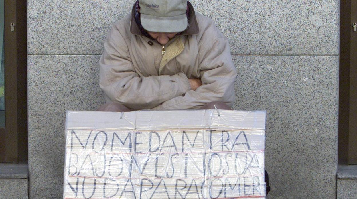 Imagen de archivo de una persona sintecho en Madrid