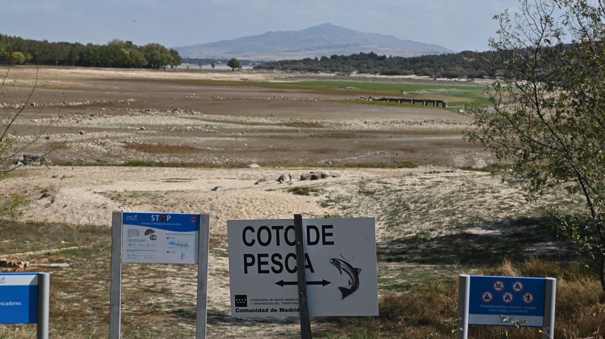 Vista del estado del embalse de Manzanares el Real, en Madrid