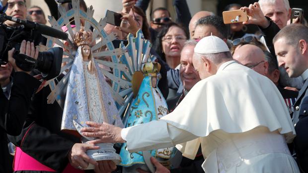 El Papa preside la devolución de la «Virgen de Luján de las Malvinas» a cuatro décadas del conflicto