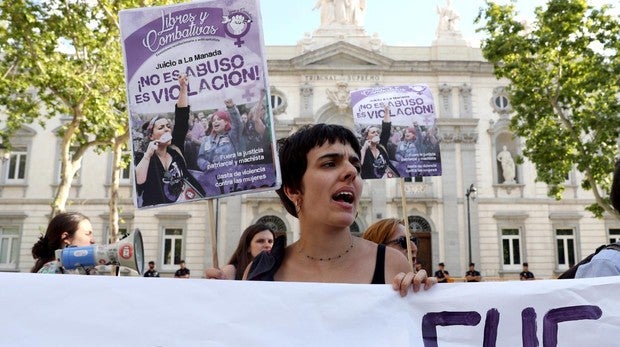 Un centenar de ciudades y municipios protestan contra la condena por «abuso» a la Manada de Manresa