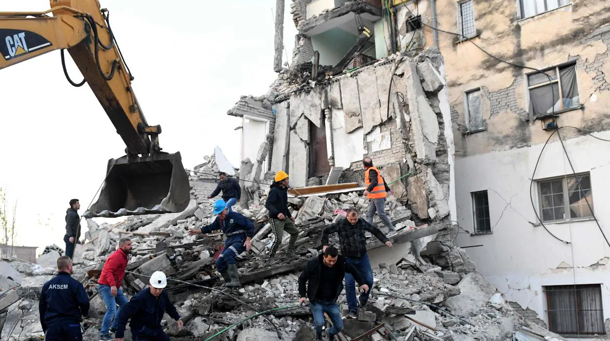 Operación de rescate tras el terremoto que ha sacudido Albania