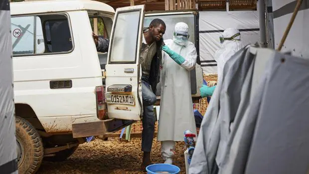Evacúan al personal implicado en la lucha contra el ébola por la creciente inseguridad en el Congo