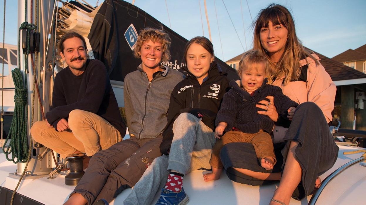 La familia australiana que transporta en su catamarán a la joven activista sueca