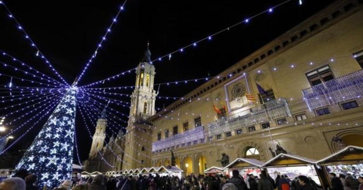 ncendido de luces navideñas en la plaza del Pilar de Zaragoza