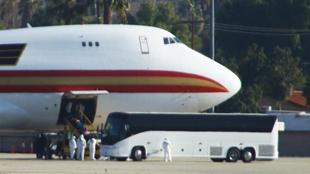 Pánico a volar a China mientras los extranjeros son evacuados