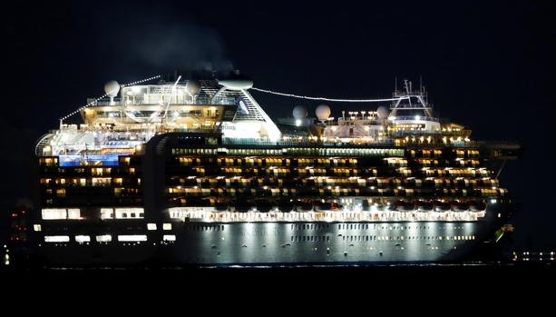 Un crucero con 3.700 personas a bordo, en cuarentena en Japón ante posibles casos de coronavirus