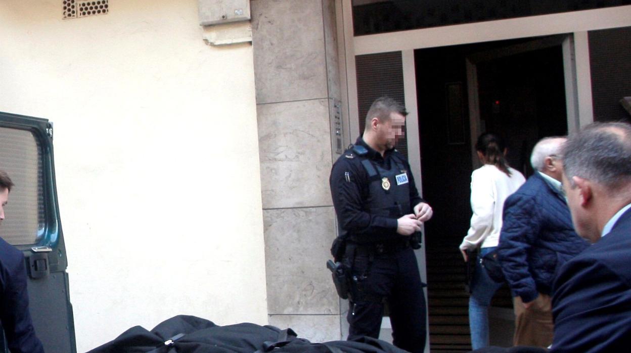 El hallazgo tuvo lugar en una segunda planta de un inmueble ubicado en el número 6 de la calle Callao, en el barrio gijonés de La Calzada