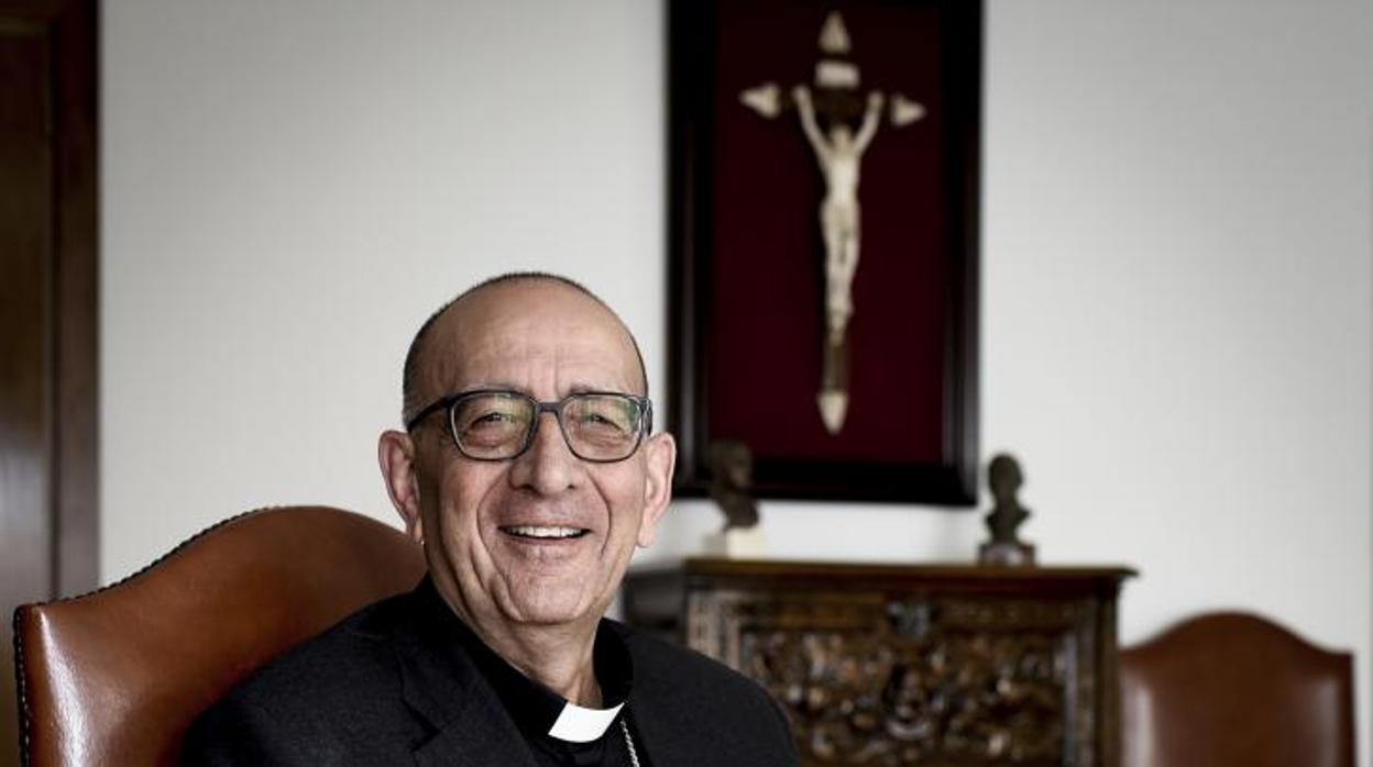 El cardenal Juan José Omella, en un momento de la entrevista con ABC en la Conferencia Episcopal