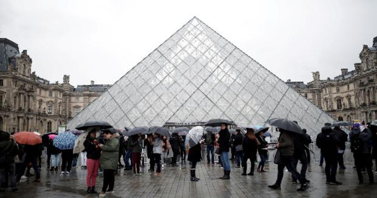 Francia prohíbe las reuniones de más de 1.000 personas