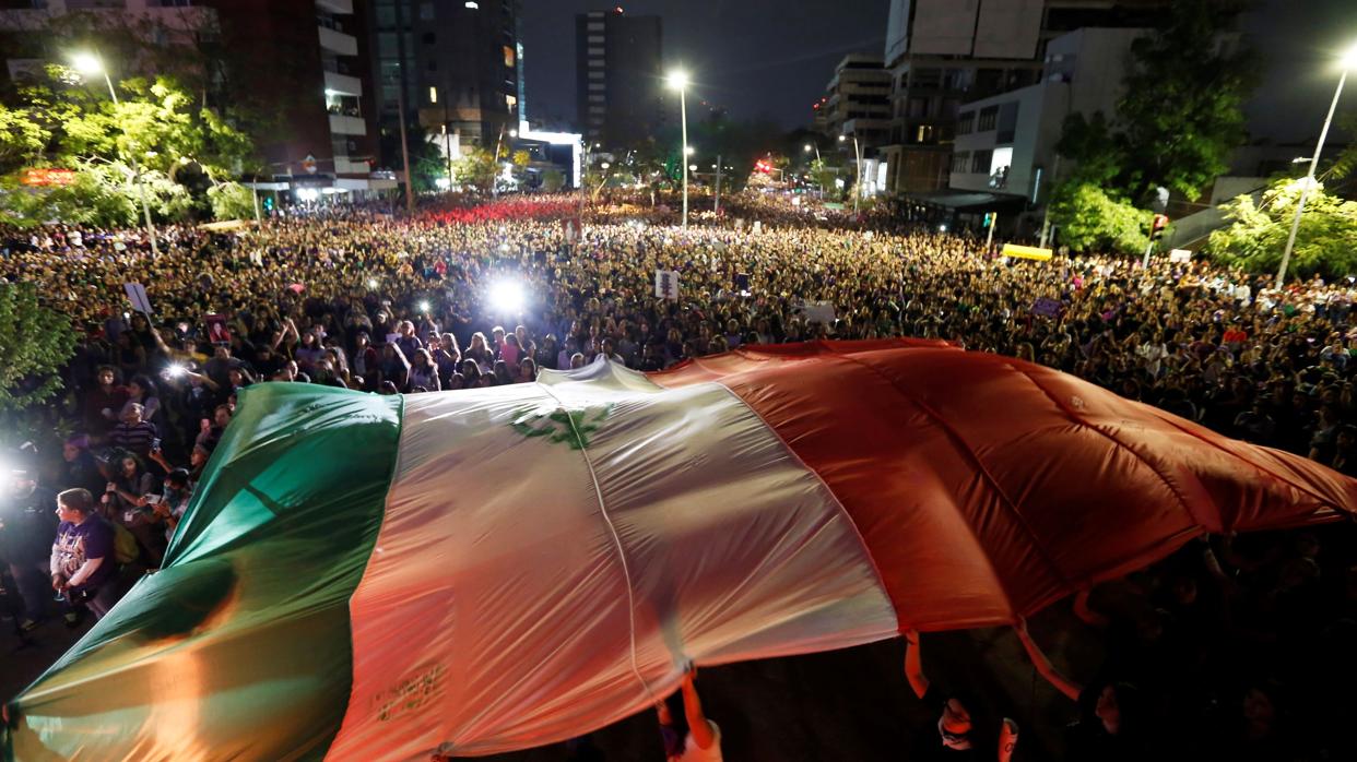 México celebra su primer «día sin mujeres», con paro nacional, tras una histórica manifestación el 8-M