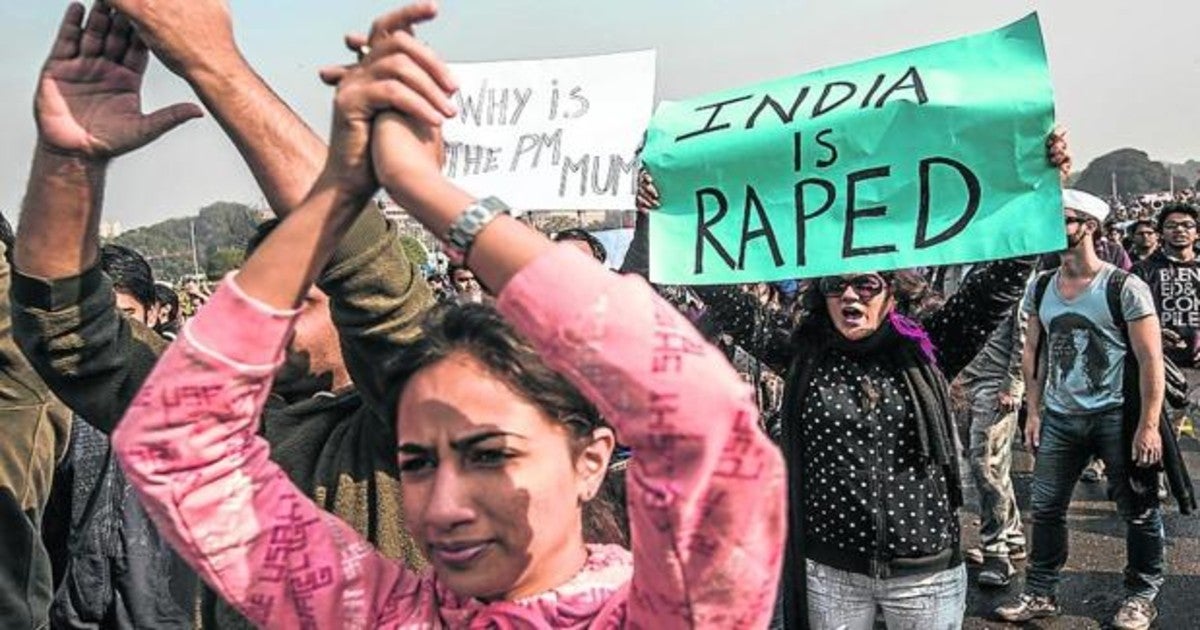 Manifestación en la India en contra de las violaciones