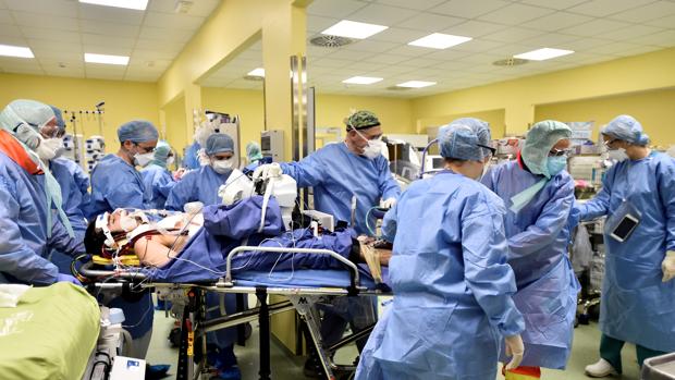 Coronavirus: Dos enfermeras italianas se han suicidado ante la sobrecarga asistencial y la falta de medios