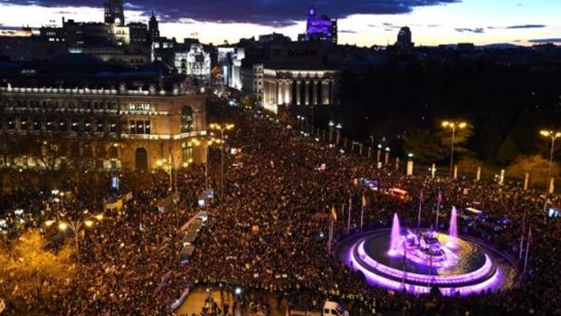 La semana negra del 8-M: cómo el Gobierno ignoró la biología real del coronavirus Covid-19