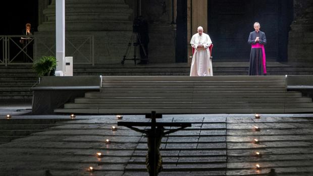 Papa Francisco: «En la noche de Resurrección conquistamos un derecho fundamental, el derecho a la esperanza»