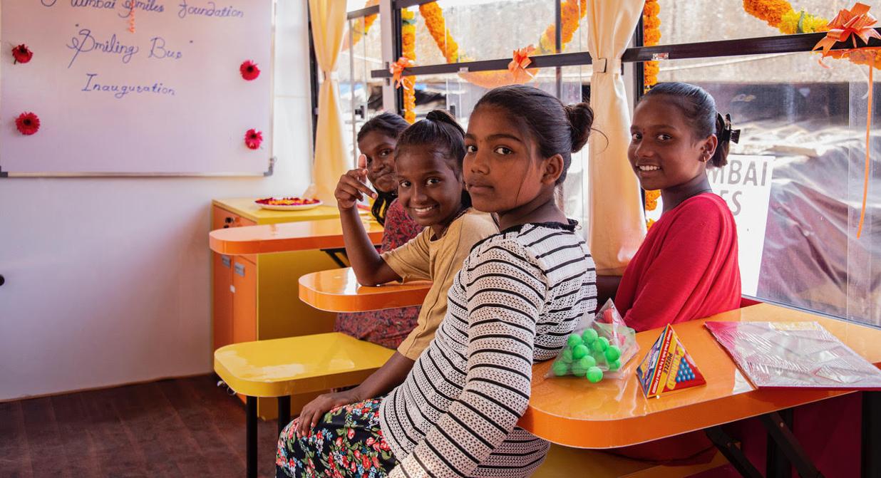 Proyecto Smiling Bus de la asociación Sonrisas de Bombay, ganadora del premio ABC Solidario