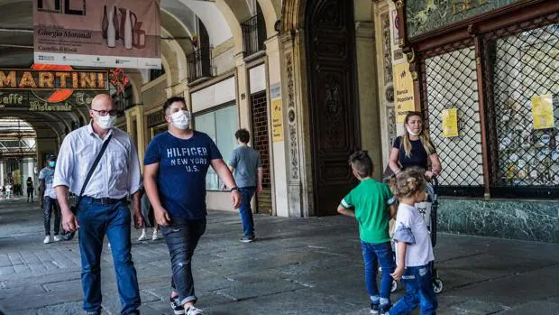 Suben los contagios en Italia y los neumólogos dan la alarma: el 30% de los enfermos tendrá problemas respiratorios crónicos