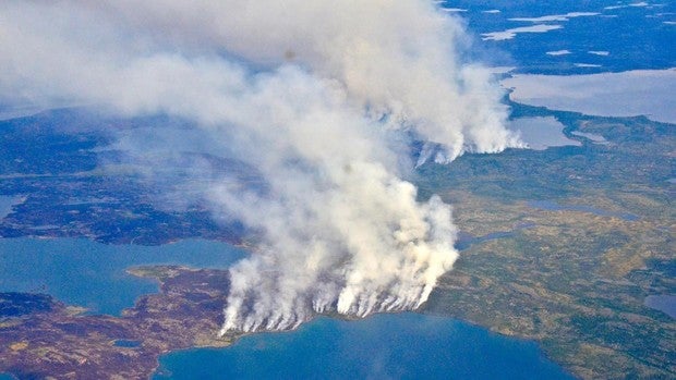 Científicos alertan de la activación de incendios «zombis» en el Ártico