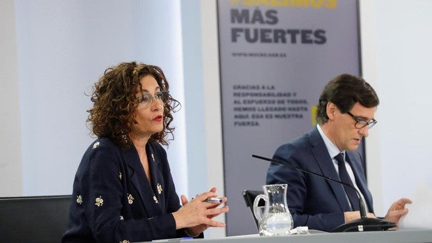 Illa defiende los datos de mortalidad del Gobierno: «No todo el exceso de muertes es atribuible al Covid»