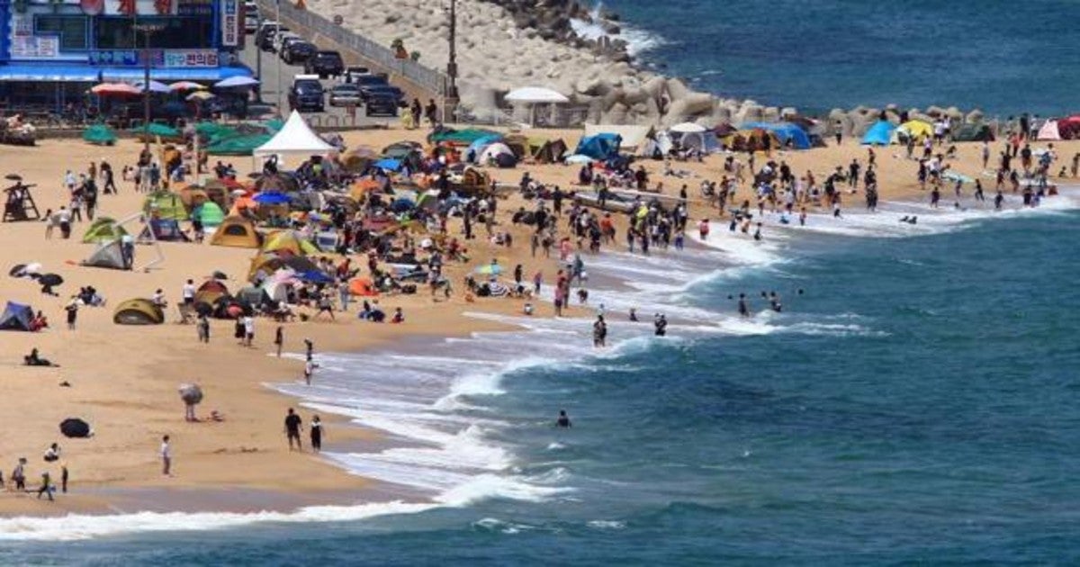 La playa de Sokcho a 210 km de Seul (Corea del Sur)