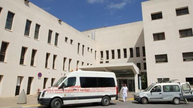 Dan el alta al hombre que fue obligado a ingresar en un hospital de Ibiza tras llegar a la isla con coronavirus