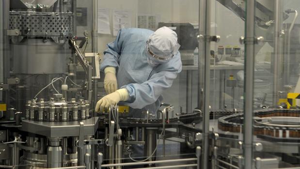 Reino Unido se hace con 60 millones de dosis de la vacuna para el coronavirus de Sanofi y GSK