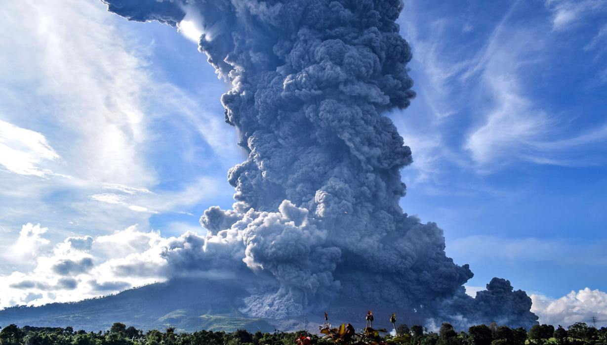 Espectacular imagen del volcan indonesio