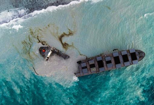 Isla Mauricio, el paraíso perdido por una mancha imborrable: «Nunca volverá a ser el mismo lugar»