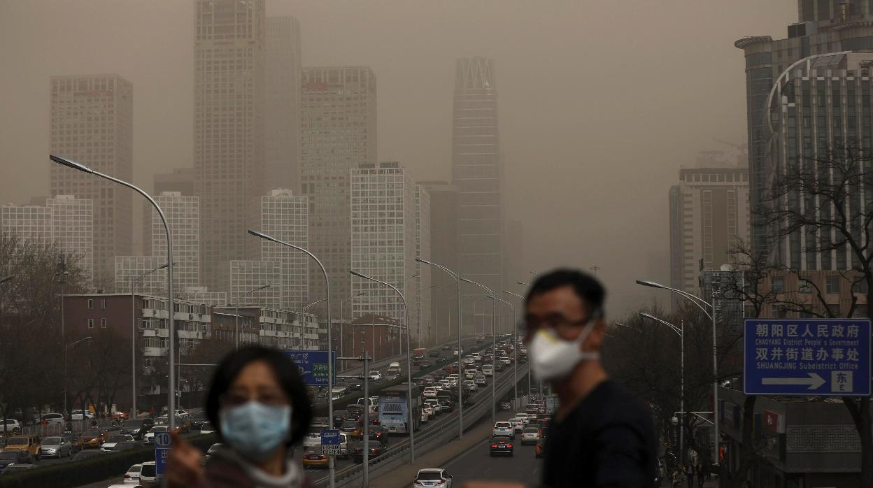 Una nube de contaminación cubre la ciudad de Pekín