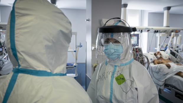 Crece la presión en los hospitales españoles con más de 4.000 nuevos positivos