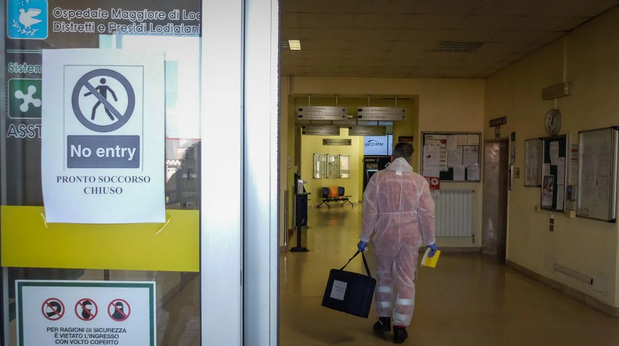 Médicos de las UCI en Italia: «El virus no es menos agresivo, los casos de Covid son graves como en marzo»