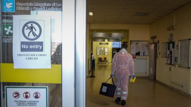 Médicos de las UCI en Italia: «El virus no es menos agresivo, los casos de Covid son graves como en marzo»