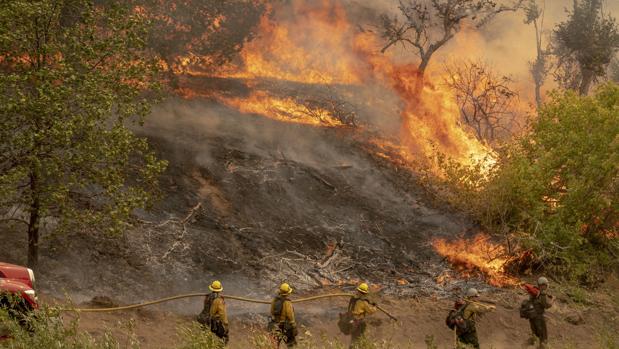 California vive una segunda oleada de incendios en plena ola de calor