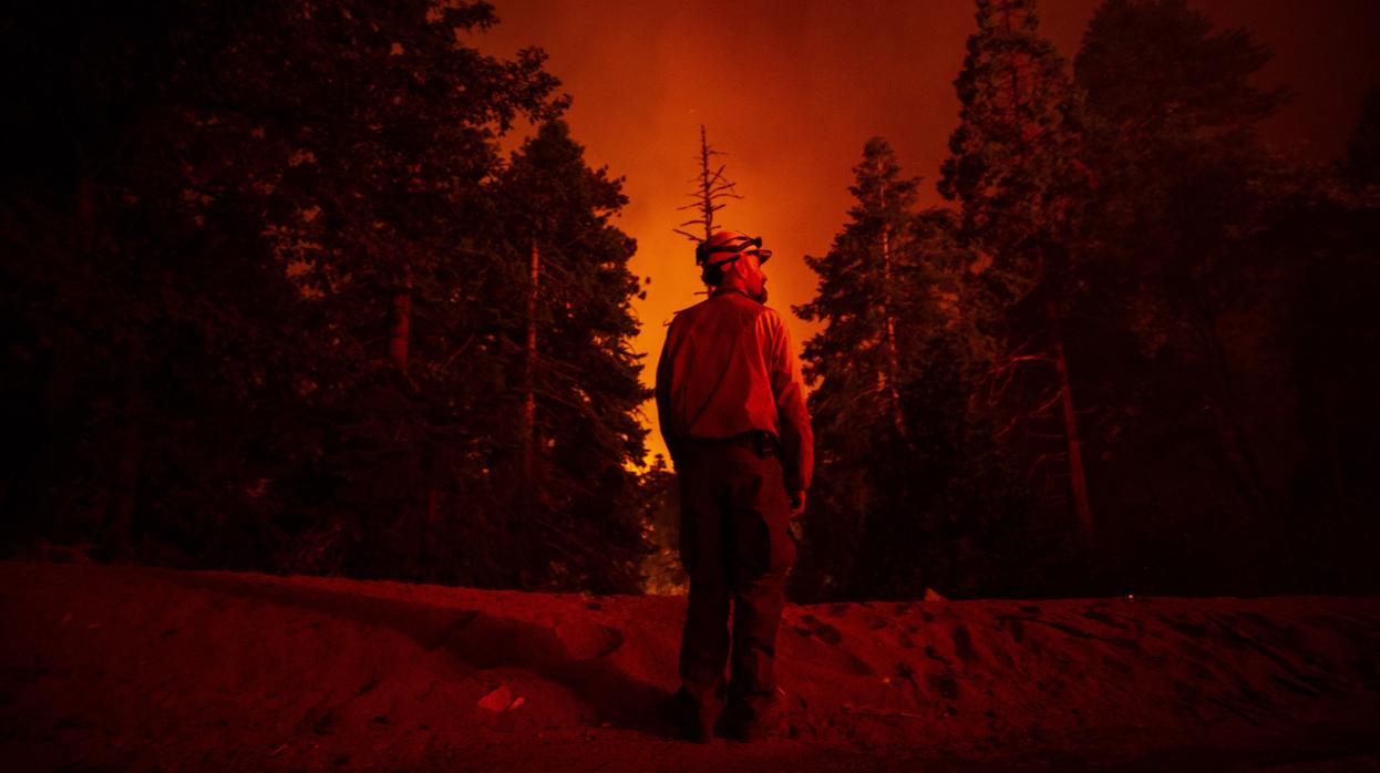 El humo de los incendios se mete en la pugna electoral en EE.UU.