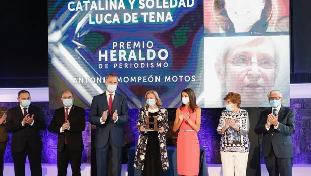 Catalina y Soledad Luca de Tena, premio «Mompeón» de periodismo
