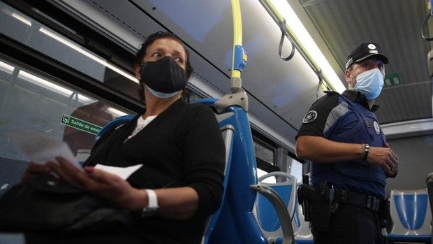 Madrid pide al Gobierno «criterios objetivos homogéneos» para toda España contra el Covid