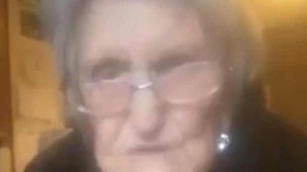 El desgarrador vídeo de una anciana confinada que pide ver a su familia: «Se me está acabando el tiempo»
