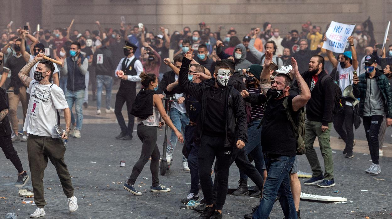 Protestas del sector de la restauración en la Plaza de Sant Jaume de Barcelona