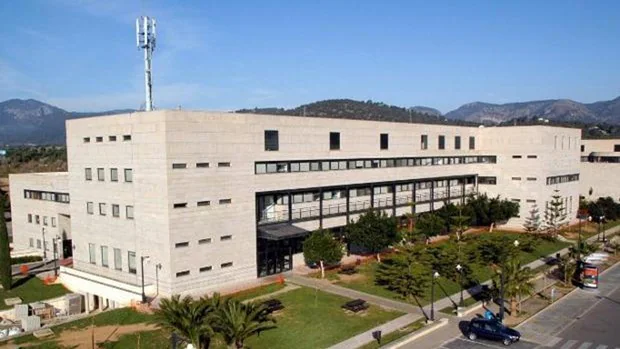La Universidad de Baleares se retracta de haber pedido disculpas a un exalumno por mandarle un correo solo en catalán