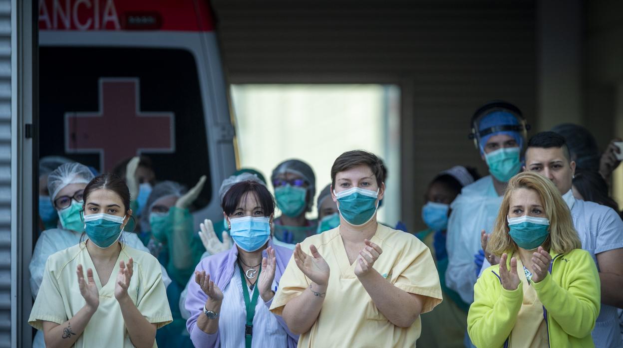 Entre otros, firman el manifiesto profesionales sanitarios de diferentes hospitales de España